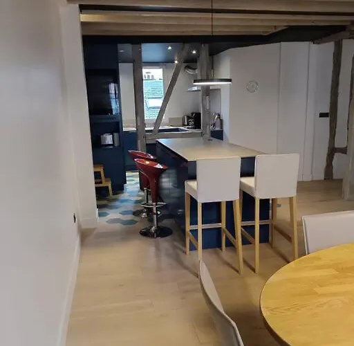 Triplex Hypercentre Avec Parking Rouen